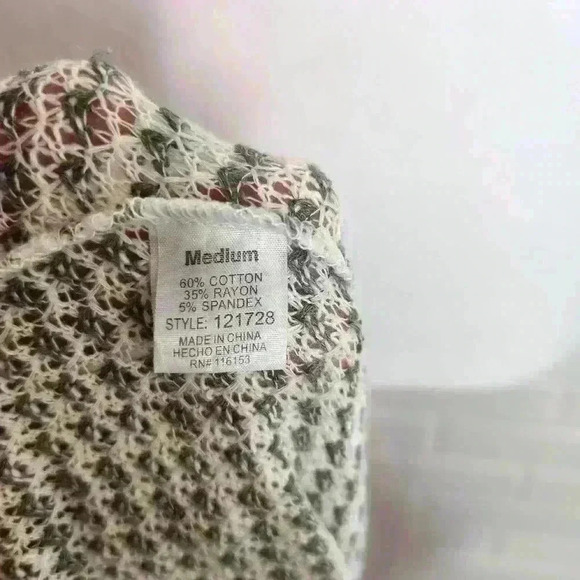 Poof women's cold shoulder long sleeve knit sweater size medium - Picture 9 of 9